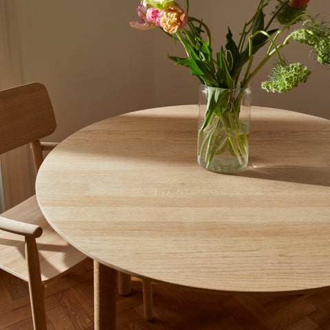 Fritz Hansen Hven Table Round